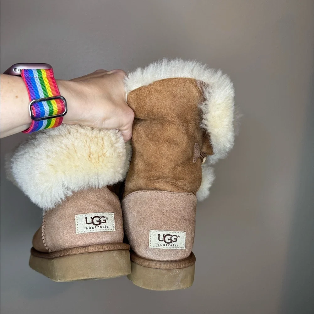 UGG Australia Bailey Button Shearling Boots‎ Chestnut Women’s Size 10